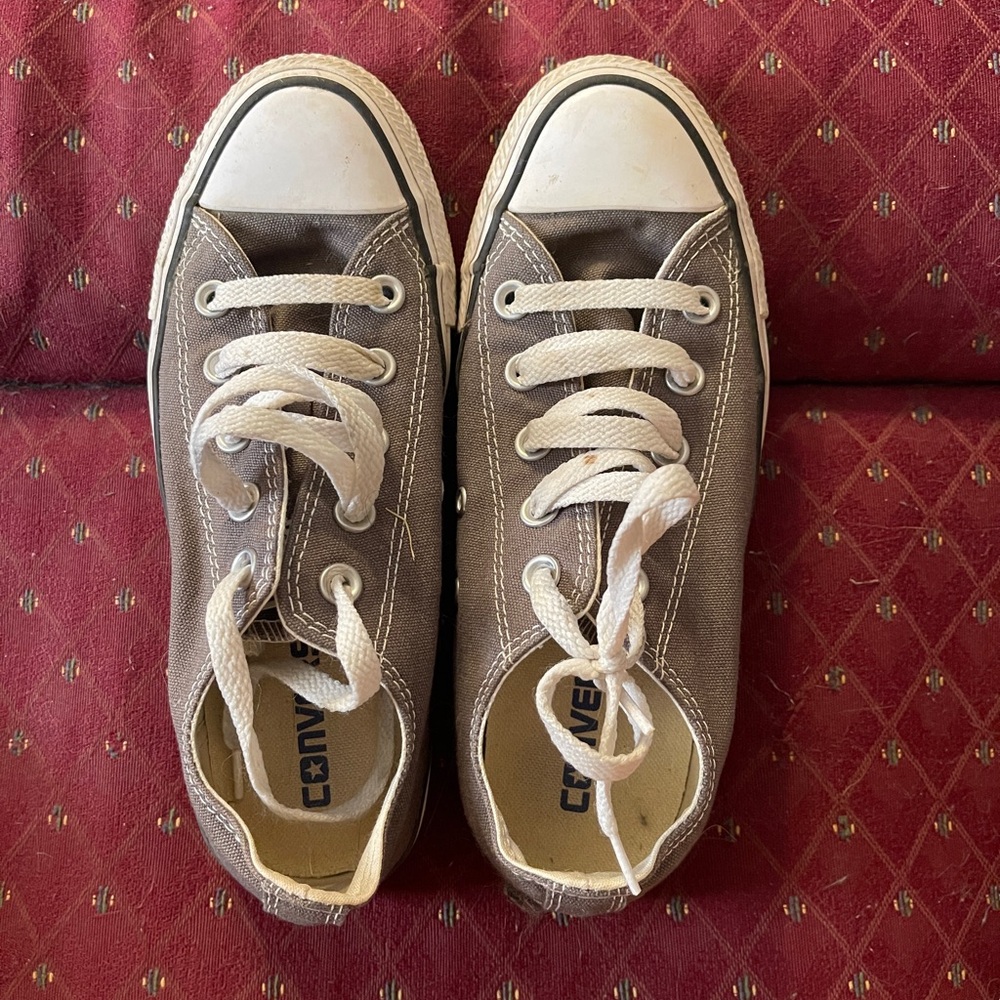 Gray Converse All Star men’s 3.5 women’s 5.5